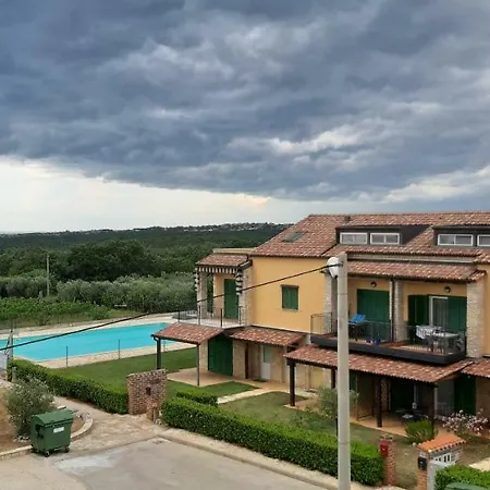 アパート Art Istra - Overlooking The Pool & Sea